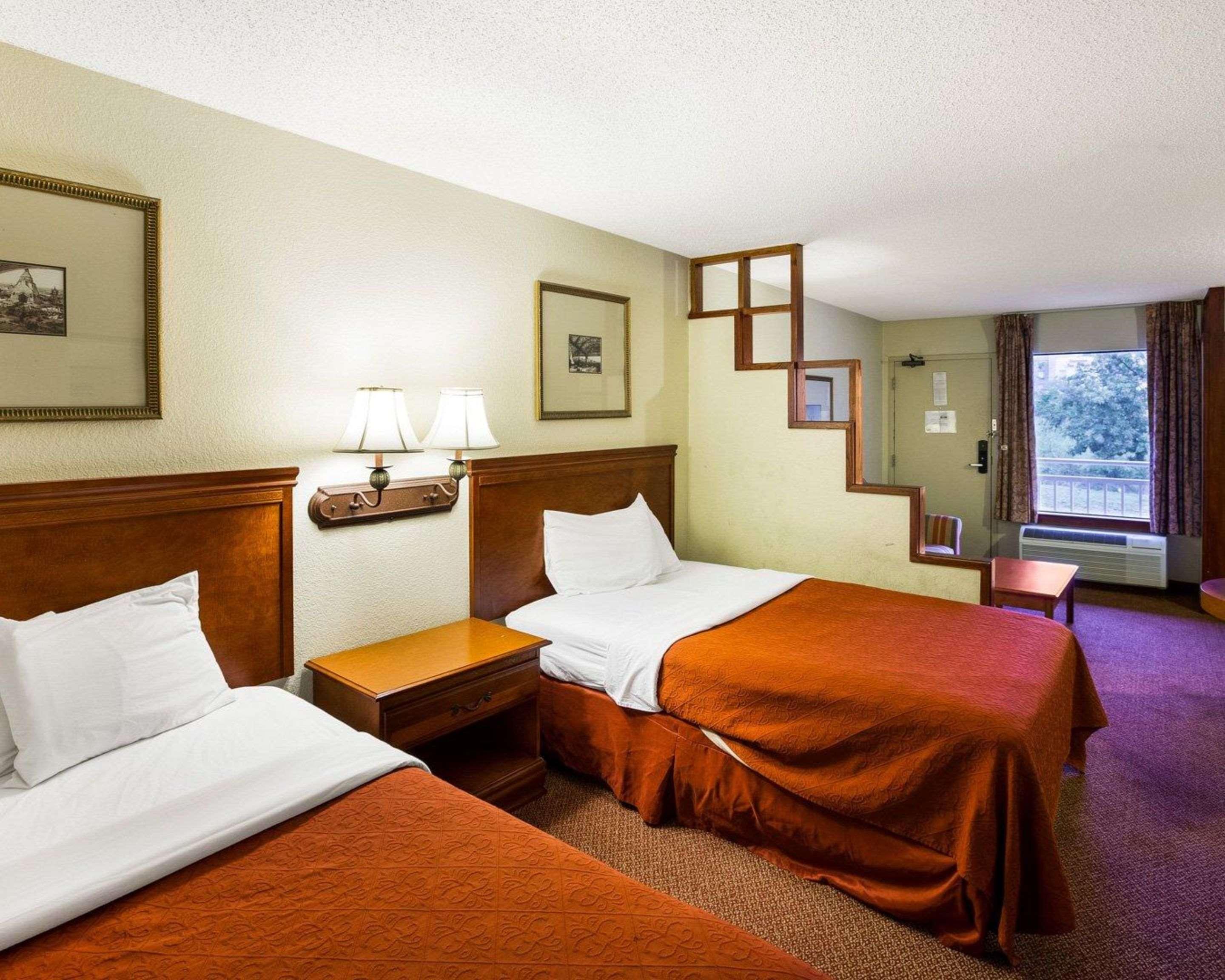 Rodeway Inn & Suites South Of Fiesta Park San Antonio Eksteriør bilde