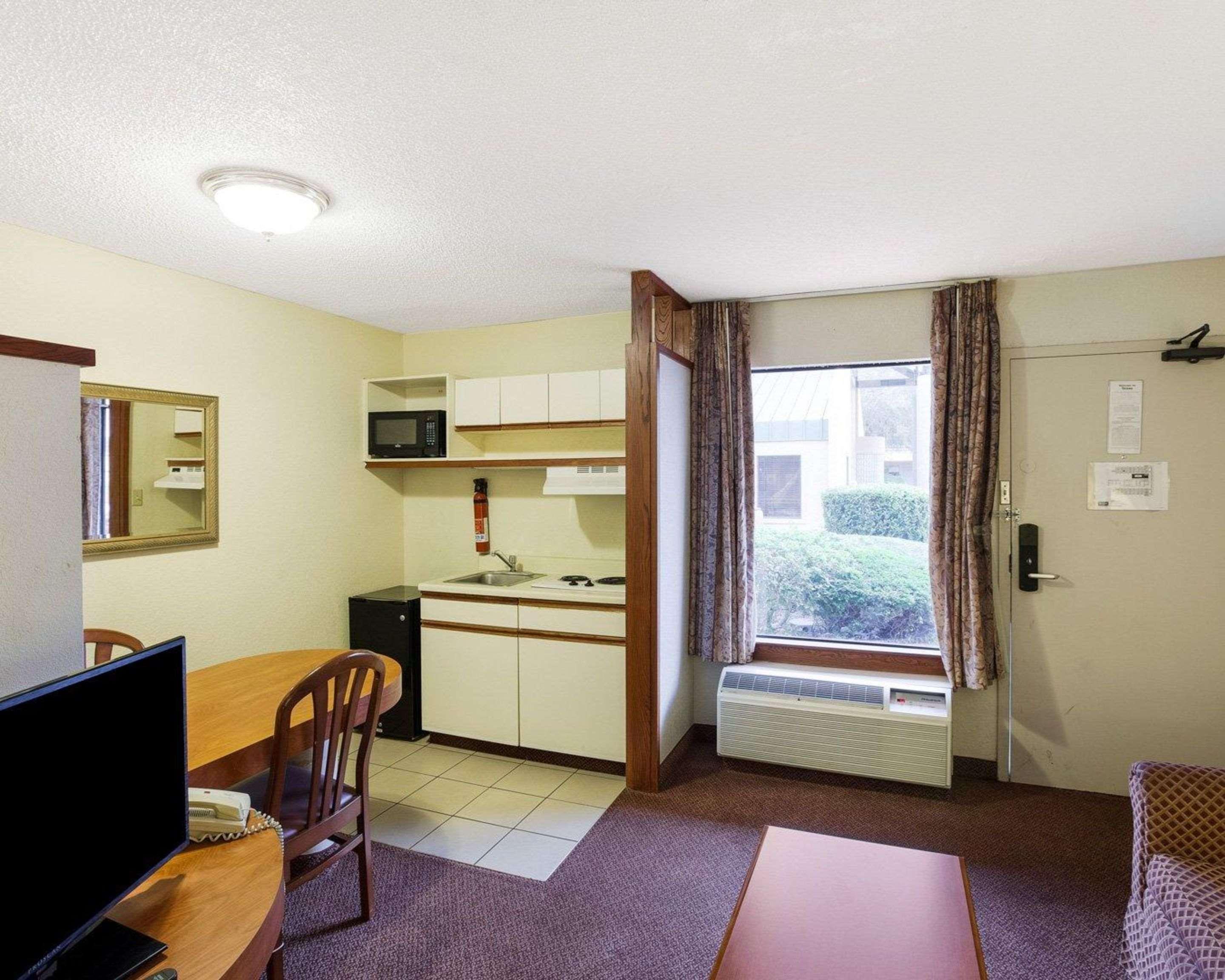 Rodeway Inn & Suites South Of Fiesta Park San Antonio Eksteriør bilde