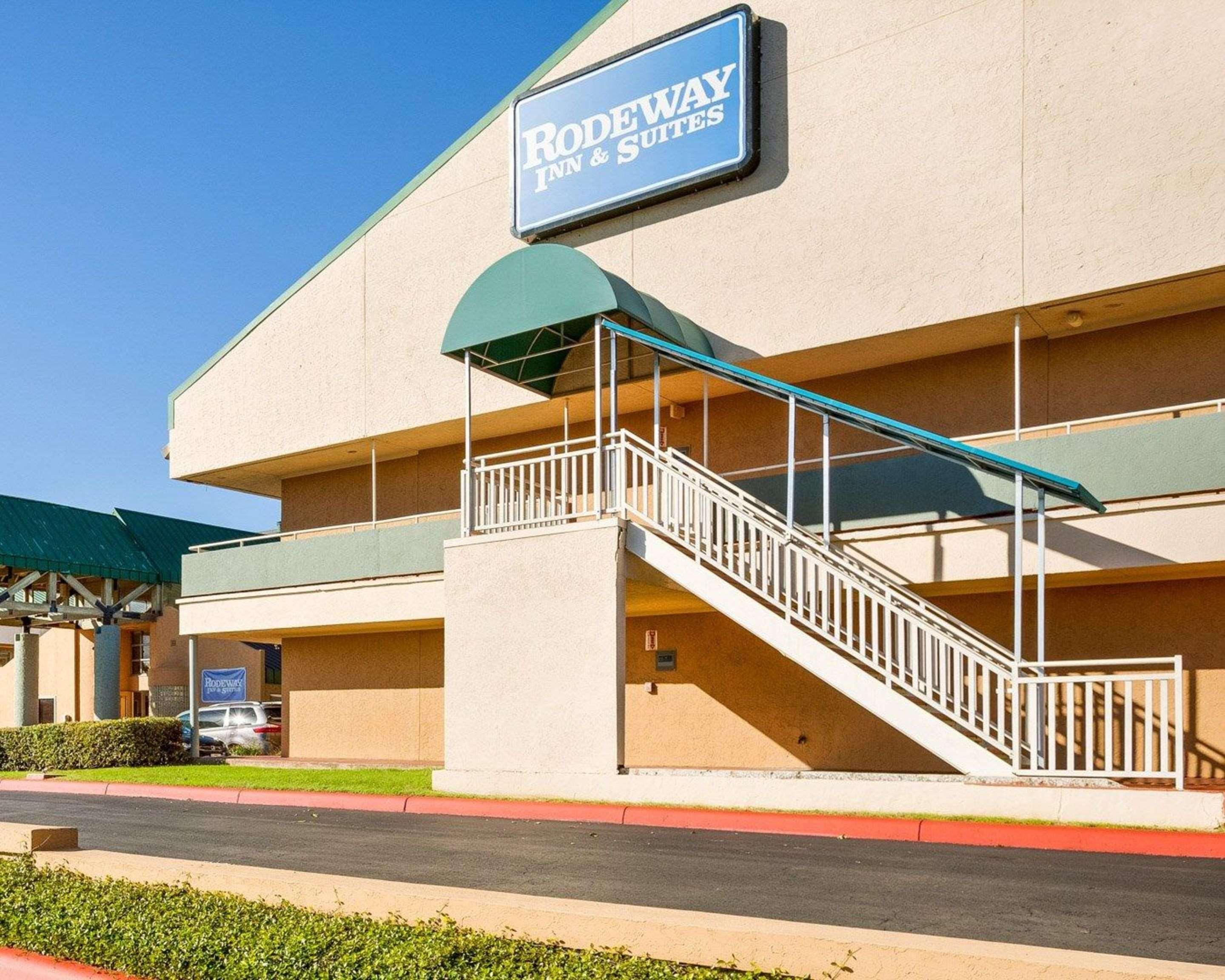 Rodeway Inn & Suites South Of Fiesta Park San Antonio Eksteriør bilde