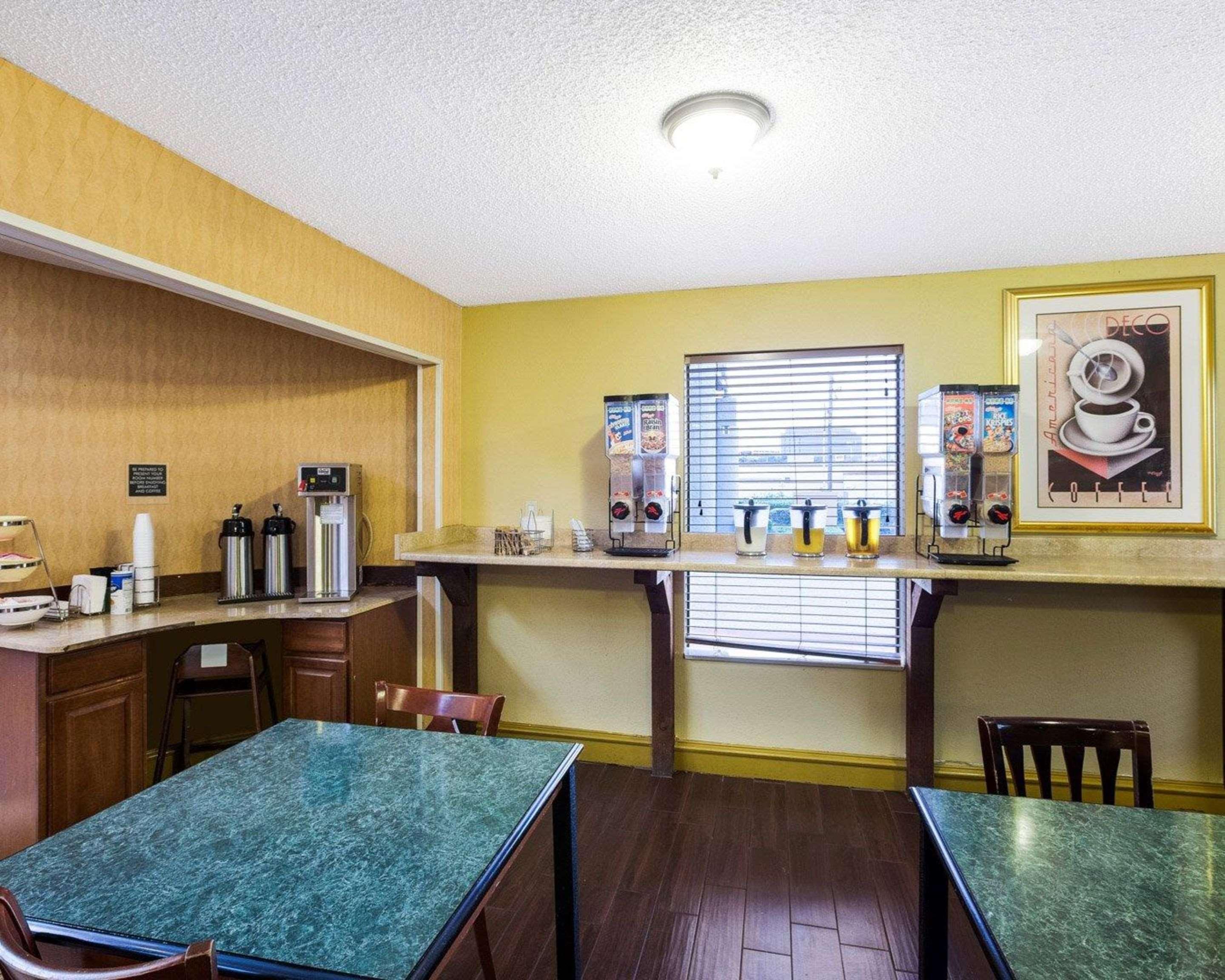 Rodeway Inn & Suites South Of Fiesta Park San Antonio Eksteriør bilde